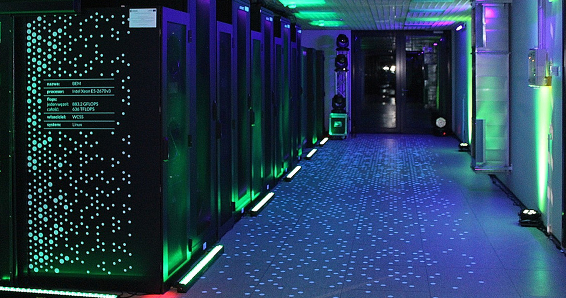 Banner: Zdjęcie serwerowni Wrocławskiego Centrum Sieciowo-Superkomputerowego